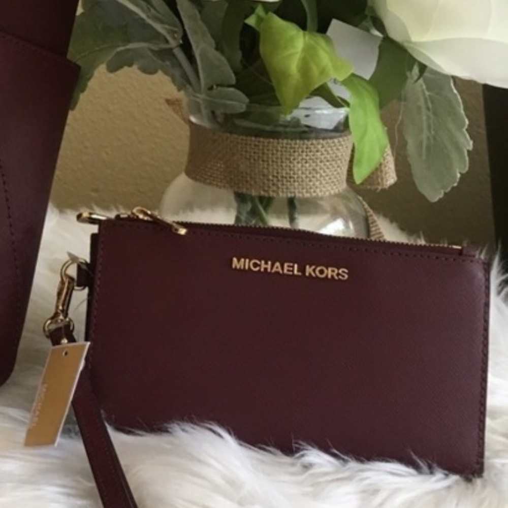 New Michael Kors Large Merlot Double Zipper wallet - Picture 3 of 7